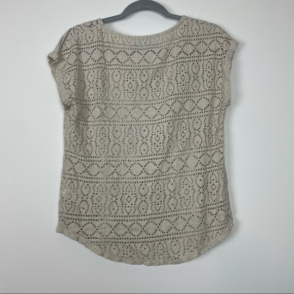 3/$15 Maurices Crochet Open Lace Top Ivory with Gold Metallic Thread Size Small - Picture 4 of 5